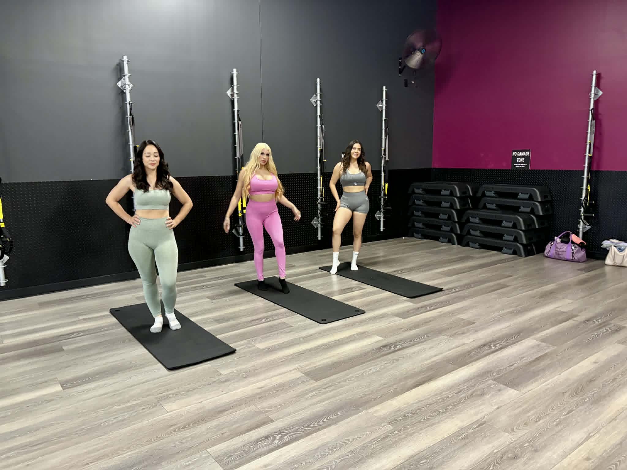 Diva Goddess Peach Scrunch Leggings, high-waisted squat-proof tummy control gym wear